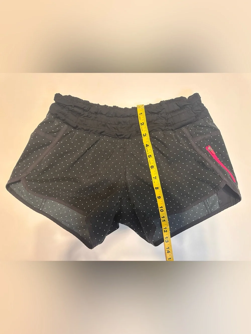 Retro Lululemon Tracker Short II 4” Sweet Spot Black Angel Wing Polka Dot Size 6